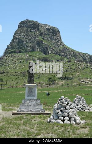 Attrazione storica militare, battaglia del paesaggio di Isandlwana, guerra anglo Zulu del 1879, destinazione turistica per la cultura africana, Sudafrica, famoso campo di battaglia Foto Stock