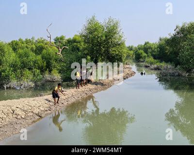 Villaggio rurale di Sundarban Island nel Bengala Occidentale in India Foto Stock