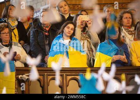 Londra, Inghilterra, Regno Unito. 24 febbraio 2024. Il servizio Interreligioso Ecumenico di preghiera si è svolto nella Cattedrale Ucraina di Londra in occasione del secondo anniversario dell'invasione russa dell'Ucraina. (Credit Image: © Tayfun Salci/ZUMA Press Wire) SOLO PER USO EDITORIALE! Non per USO commerciale! Crediti: ZUMA Press, Inc./Alamy Live News Foto Stock