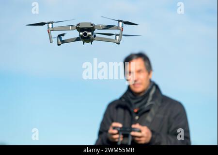 Volo con drone alla scuola di volo di Algaida Foto Stock