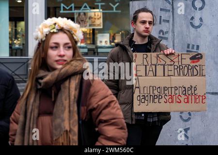 Francia. 24 febbraio 2024. © PHOTOPQR/VOIX DU NORD/Christophe Lefebvre ; 24/02/2024 ; Valenciennes 24-02-2024 10:03 manifestation de soutien a l'Ukraine, a l'appel de l'Association Nadiya Soleil, sur la Place d'armes de Valenciennes Photo CHRISTOPHE LEFEBVRE VDN Valenciennes 02/24/2024; dimostrazione di sostegno all'Ucraina, su invito dell'associazione Nadiya Soleil, sul terreno della parata di Valenciennes credito: MAXPPP/Alamy Live News Foto Stock