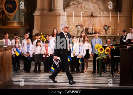 Stoccolma, Svezia. 24 febbraio 2024. STOCCOLMA, SVEZIA 20240224Ambasciatore ucraino in Svezia, Andrij Plachotnyuk, in una preghiera di pace nella chiesa del castello, Palazzo reale, sabato, in occasione del secondo anniversario dell'invasione russa dell'Ucraina. Foto: Caisa Rasmussen/TT/codice 12150 credito: TT News Agency/Alamy Live News Foto Stock