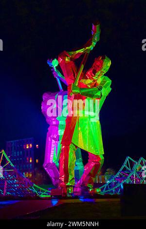 Costruzione navale scultura arte eretta onorando Inverclyde Shipbuilding storia Foto Stock