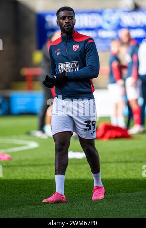 Morecambe sabato 24 febbraio 2024. Jordy Hiwula di Morecambe nel caldo upduring la partita di Sky Bet League 2 tra Morecambe e Grimsby Town alla Globe Arena di Morecambe sabato 24 febbraio 2024. (Foto: Ian Charles | mi News) crediti: MI News & Sport /Alamy Live News Foto Stock