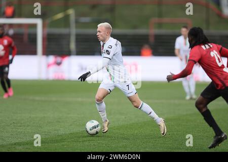 Bruxelles, Belgio. 24 febbraio 2024. Jon Thorsteinsson dell'OHL in azione durante una partita di calcio tra RWD Molenbeek e Oud-Heverlee Leuven, sabato 24 febbraio 2024 a Bruxelles, il giorno 27 della stagione 2023-2024 della prima divisione del campionato belga "Jupiler Pro League". BELGA PHOTO BRUNO FAHY credito: Belga News Agency/Alamy Live News Foto Stock