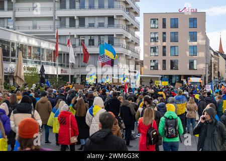 Solidaritätskundgebungen für die Ukraine Demonstration vom Verein der Ukrainer in Franken e.V. anlässlich des zweiten Jahrestag des Kriegs in der Ukraine auf dem Kornmarkt in Nürnberg. Nürnberg Bayern Deutschland *** manifestazioni di solidarietà per l'Ucraina dimostrazione dell'Associazione degli ucraini in Franconia e V in occasione del secondo anniversario della guerra in Ucraina al Kornmarkt di Norimberga, Baviera Germania 20240224-6V2A3862 Foto Stock