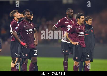 Salerno, Italia. 24 febbraio 2024. Salernitana sgretolamento giocatori al termine della partita di serie A tra US Salernitana e AC Monza allo stadio Arechi di Salerno (Italia), 24 febbraio 2024. Crediti: Insidefoto di andrea staccioli/Alamy Live News Foto Stock