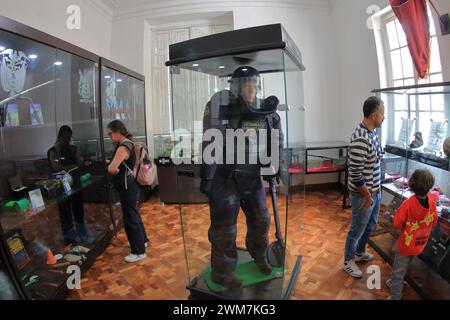 Bogotà, Colombia. 10-01- 2024. Visita il Museo militare e storico di Bogotà. Foto di: José Bula Urrutia Foto Stock