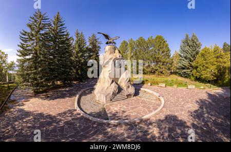 Karakol Issyk Kul Kirghizistan - 19 settembre 2023: Vista dall'alto del Monumento Nikolay Przhevalsky e della Tomba vicino al Museo. Fu il primo famoso esploratore Foto Stock