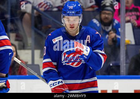 21 febbraio 2024: L'attaccante dei Rochester Brandon Biro (10) pattina ai tempi supplementari contro i Belleville Senators. I Rochester Americans ospitarono i Belleville Senators in una partita della American Hockey League alla Blue Cross Arena di Rochester, New York. (Jonathan tenca/CSM) Foto Stock