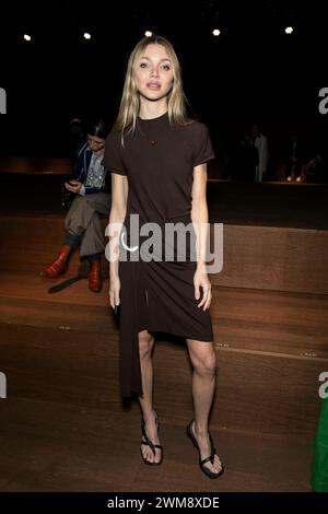 Milano, Italia. 24 febbraio 2024. Sfilata Autunno/Inverno 2024 FERRAGAMO durante la settimana della moda di Milano del 2024 febbraio - Milano, Italia 24/02/2024 credito: dpa/Alamy Live News Foto Stock