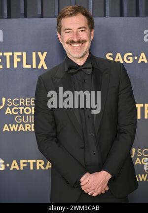 Los Angeles, Stati Uniti. 24 febbraio 2024. Los Angeles, Stati Uniti. 24 febbraio 2024. Mark Duplass partecipa al 30° SAG Awards annuale presso lo Shrine Auditorium and Expo Hall di Los Angeles, California, sabato 24 febbraio 2023. Foto di Chris Chew/UPI credito: UPI/Alamy Live News credito: UPI/Alamy Live News Foto Stock
