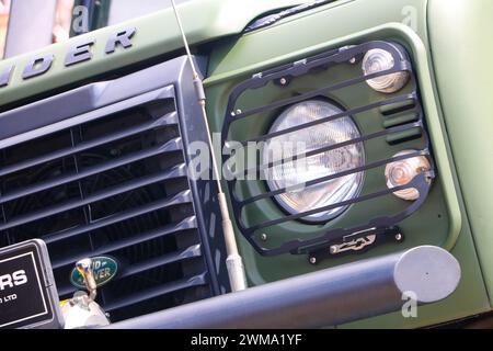 Landrover Defender Green Wrap avvistato durante l'evento in Sri Lanka. Foto Stock