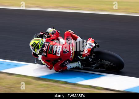 Phillip Island, Australia, 25 febbraio 2024. Alvaro Bautista di Spagna sulla Aruba.it Racing - Ducati Ducati Panigale V4R durante la gara di domenica Superpole ai Campionati Mondiali Australiani Motul FIM Superbike sul circuito Phillip Island Grand Prix il 25 febbraio 2024 a Phillip Island, Australia. Crediti: Ivica Glavas/Speed Media/Alamy Live News Foto Stock