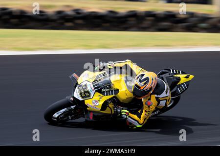 Phillip Island, Australia, 25 febbraio 2024. Andrea Iannone, in Italia, sul Team GoEleven Ducati Panigale V4R durante la gara di domenica Superpole ai Campionati Mondiali di Superbike Australiani Motul FIM sul circuito Phillip Island Grand Prix il 25 febbraio 2024 a Phillip Island, Australia. Crediti: Ivica Glavas/Speed Media/Alamy Live News Foto Stock