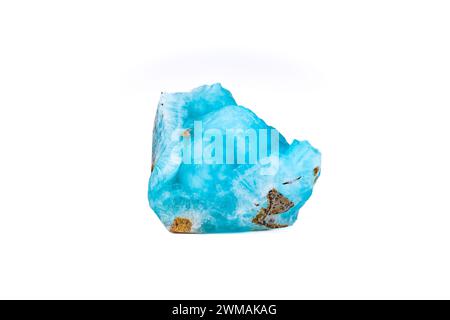 fotografia di emimorfite blu isolata su un terreno nero bianco. Dal Congo. sfondo dettaglio macro. Primo piano di pietre preziose semi-preziose grezze grezze grezze Foto Stock