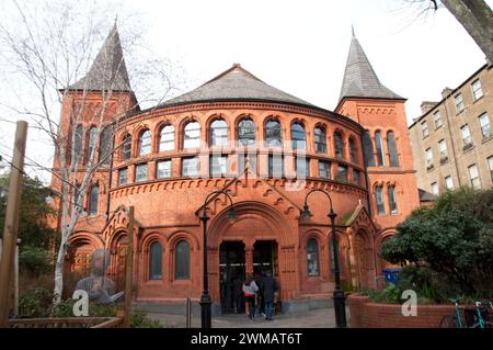 Il Tabernacle è un edificio classificato Grade II a Powis Square, Notting Hill, Londra occidentale, Inghilterra, costruito nel 1887 come chiesa. Foto Stock