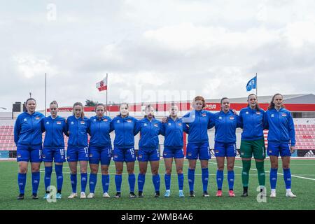 25.02.2024, Gibilterra, Victoria Stadium, amichevole: Gibilterra - Liechtenstein, giocatori del Liechtenstein durante l'inno nazionale prima della partita (Daniela Porcelli / SPP-JP) Foto Stock