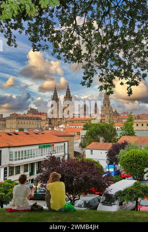 Cattedrale dal parco Alameda, Santiago de Compostela, provincia di Coruña, Galizia, Spagna Foto Stock