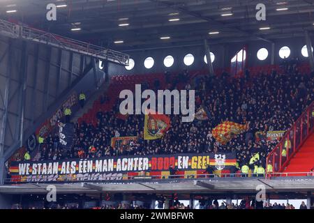 Enschede, Paesi Bassi. 25 febbraio 2024. ENSCHEDE, Stadium De Grolsch veste, 25-02-2024, stagione 2023/2024, Eredivisie olandese. Durante la partita Twente - Go Ahead Eagles, fan GA Eagles Credit: Pro Shots/Alamy Live News Foto Stock