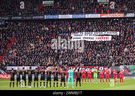 Enschede, Paesi Bassi. 25 febbraio 2024. ENSCHEDE, PAESI BASSI - FEBBRAIO 25: memorial di Jan Sorensen durante la partita olandese Eredivisie tra FC Twente e Go Ahead Eagles al Grolsch veste il 25 febbraio 2024 a Enschede, Paesi Bassi. (Foto di Peter Lous/Orange Pictures) credito: Orange Pics BV/Alamy Live News Foto Stock