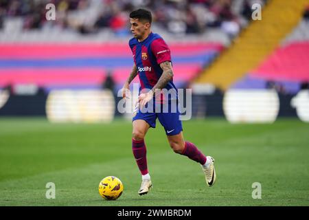 Barcellona, Spagna. 24 febbraio 2024. Joao Cancelo del FC Barcelona durante la Liga EA Sports match tra FC Barcelona e Getafe CF giocato allo stadio Lluis Companys il 24 febbraio 2024 a Barcellona, Spagna. (Foto di Bagu Blanco/PRESSINPHOTO) credito: PRESSINPHOTO SPORTS AGENCY/Alamy Live News Foto Stock