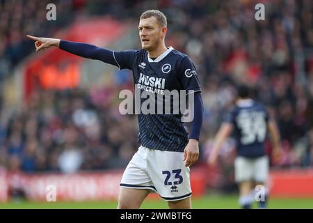 Southampton, Regno Unito. 24 febbraio 2024. Il centrocampista del Millwall George Saville (23) gesti durante il Southampton FC contro Millwall FC allo St.Mary's Stadium, Southampton, Inghilterra, Regno Unito il 24 febbraio 2024 Credit: Every Second Media/Alamy Live News Foto Stock