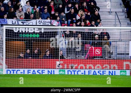 Alkmaar, Paesi Bassi. 25 febbraio 2024. ALKMAAR, PAESI BASSI - FEBBRAIO 25: Annuncio pubblicitario DTC-Lease.nl durante l'incontro olandese Eredivisie tra AZ e AFC Ajax all'AFAS Stadion il 25 febbraio 2024 ad Alkmaar, Paesi Bassi. (Foto di Joris Verwijst/Orange Pictures) credito: Orange Pics BV/Alamy Live News Foto Stock