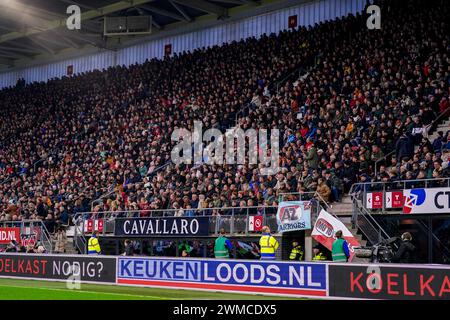 Alkmaar, Paesi Bassi. 25 febbraio 2024. ALKMAAR, PAESI BASSI - FEBBRAIO 25: Annuncio pubblicitario Keukenloods.nl durante l'incontro olandese Eredivisie tra AZ e AFC Ajax all'AFAS Stadion il 25 febbraio 2024 ad Alkmaar, Paesi Bassi. (Foto di Joris Verwijst/Orange Pictures) credito: Orange Pics BV/Alamy Live News Foto Stock