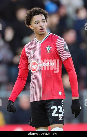 Southampton, Regno Unito. 24 febbraio 2024. Southampton attaccante Samuel Edozie (23) durante il Southampton FC contro Millwall FC al St.Mary's Stadium, Southampton, Inghilterra, Regno Unito il 24 febbraio 2024 Credit: Every Second Media/Alamy Live News Foto Stock