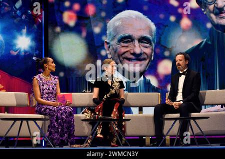 Hadnet Tesfai, Mariette Rissenbeek e Carlo Chatrian bei der Closing Ceremony mit Preisverleihung auf der Berlinale 2024 / 74. Internationale Filmfestspiele Berlin im Berlinale Palast. Berlino, 24.02.2024 Foto Stock