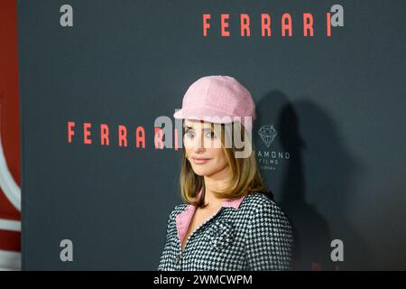 Penelope Cruz ha posato per i media durante il Red carpet photocall del film Ferrari all'Hotel Santo Mauro Madrid Spagna. Foto Stock