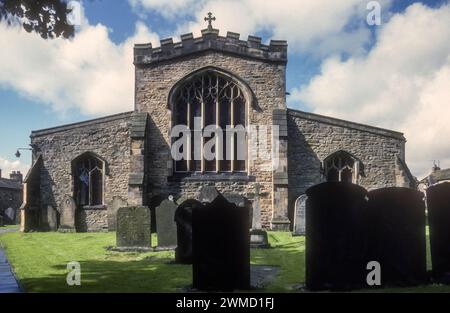 1987 fotografia d'archivio della chiesa di Sant'Osvaldo ad Askrigg, North Yorkshire. Foto Stock