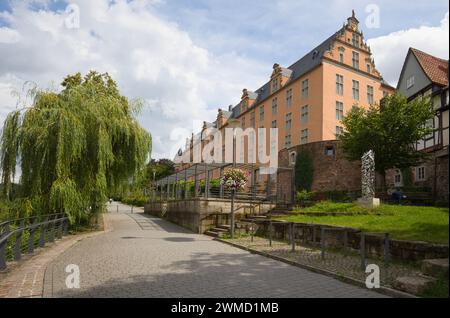 Germania, bassa Sassonia, Hannover Münden - 28 luglio 2023: Il Palazzo Guelfo fu completato nel 1501 dal duca Erich i di Lüneburg-Braunschweig Foto Stock