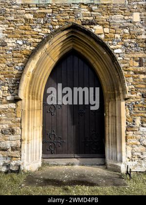 St. Marys Church, Thatcham. St Mary's Church a Thatcham è una chiesa storica situata nel Berkshire, in Inghilterra. È conosciuta per la sua splendida architettura Foto Stock