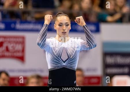 Cottbus, Germania. 25 febbraio 2024. Ginnastica: Coppa del mondo, donne: Pavimento, finale nella Lausitz Arena. Kaylia Nemour dall'Algeria in azione. Crediti: Frank Hammerschmidt/dpa/Alamy Live News Foto Stock