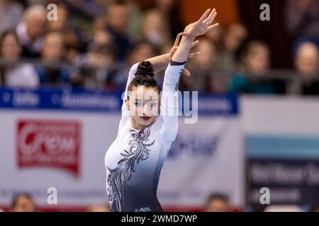Cottbus, Germania. 25 febbraio 2024. Ginnastica: Coppa del mondo, donne: Pavimento, finale nella Lausitz Arena. Sevgi Kayisoglu dalla Turchia in azione. Crediti: Frank Hammerschmidt/dpa/Alamy Live News Foto Stock