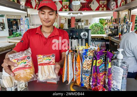 Merida Mexico, fornitore di bevande Uxmal Snacks, offre panini pronti da mangiare confezionati, adolescenti adolescenti, adolescenti adolescenti adolescenti adolescenti adolescenti adolescenti Foto Stock