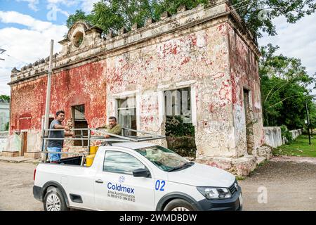 Merida Mexico, Yaxcopoil, ex Hacienda de Heneken, henequen agave fourcroydes corda impianto di lavorazione della canapa, uomo uomo uomo maschio, adulto adulto, residente re Foto Stock