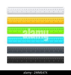 Vari righelli in plastica realistici con scala di misurazione e divisioni, contrassegni di misurazione. Righello scolastico, scala in centimetri e pollici per la misurazione della lunghezza Illustrazione Vettoriale
