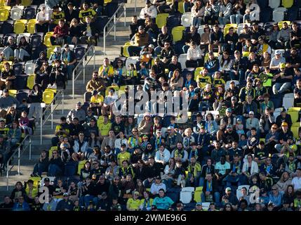 Nashville, Tennessee, Stati Uniti. 25 febbraio 2024. I tifosi sono seduti nelle tribune durante la prima apertura della casa al Geodis Park di Nashville. (Credit Image: © Camden Hall/ZUMA Press Wire) SOLO PER USO EDITORIALE! Non per USO commerciale! Crediti: ZUMA Press, Inc./Alamy Live News Foto Stock