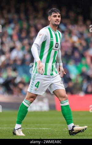 Siviglia, Spagna. 25 febbraio 2024. SIVIGLIA, SPAGNA - FEBBRAIO 25: Johnny Cardoso del Real Betis durante la Liga EA Sports match tra Real Betis e Athletic Club a Benito Villamarin il 25 febbraio 2024 a Siviglia, Spagna. (Immagine di credito: © Jose Luis Contreras/DAX tramite ZUMA Press Wire) SOLO PER USO EDITORIALE! Non per USO commerciale! Foto Stock