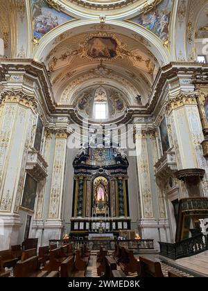 Interno della Cattedrale (Duomo) di Bergamo e Battistero Foto Stock