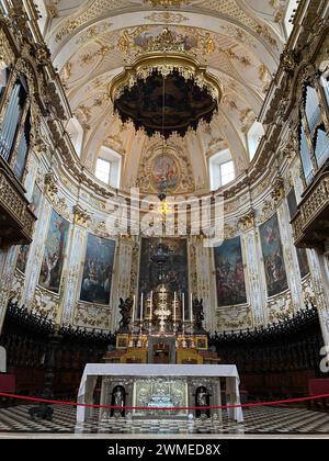 Interno della Cattedrale (Duomo) di Bergamo e Battistero Foto Stock