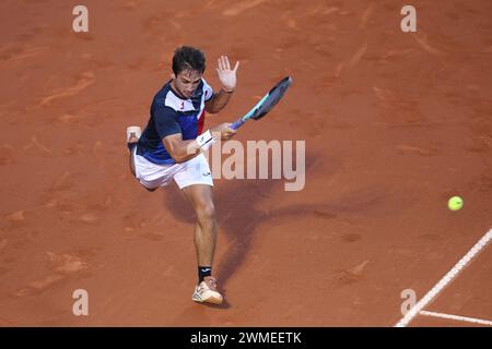 Rio de Janeiro, Brasile. 25 febbraio 2024. Mariano Navone dell'Argentina restituisce un shot a Sebastian Baez dell'Argentina durante la finale dell'ATP 500 Rio Open presentata da Claro al Jockey Club Brasileiro il 25 febbraio 2024 a Rio de Janeiro, Brasile. Foto: Daniel Castelo Branco/DiaEsportivo/Alamy Live News crediti: DiaEsportivo/Alamy Live News Foto Stock