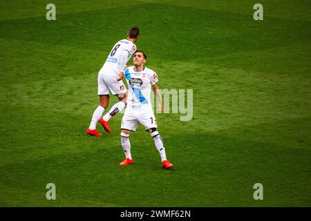 LUCAS, DEPORTIVO, 2015: Lucas Pérez del Deportivo segna un gol per fare il punteggio di 2-1 al 67° minuto e festeggia verso i tifosi in trasferta. L'ultima partita della Liga 2014-15 in Spagna tra il Barcellona FC e il Deportivo de la Coruna a Camp Nou, Barcellona, il 23 maggio 2015. Il gioco terminò 2-2. Il Barcellona ha celebrato la vittoria del titolo e dell'ultima partita in casa della leggenda Xavi. La Deportiva ha ottenuto il punto di cui avevano bisogno per evitare la retrocessione. Fotografia: Rob Watkins Foto Stock