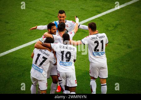 ESCAPE RELEGATION, DEPORTIVO, 2015: I giocatori del Deportivo celebrano il defunto equalizzatore di Diogo Salomão che garantisce la sopravvivenza della loro lega. L'ultima partita della Liga 2014-15 in Spagna tra il Barcellona FC e il Deportivo de la Coruna a Camp Nou, Barcellona, il 23 maggio 2015. Il gioco terminò 2-2. Il Barcellona ha celebrato la vittoria del titolo e dell'ultima partita in casa della leggenda Xavi. La Deportiva ha ottenuto il punto di cui avevano bisogno per evitare la retrocessione. Fotografia: Rob Watkins Foto Stock