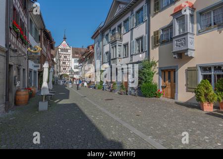 Stein am Rhein, centro storico, città bassa con cancello, case in legno, oriel, Canton Sciaffusa, Svizzera Foto Stock