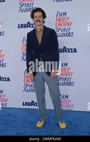 SANTA MONICA, STATI UNITI. 25 febbraio 2024: Ben Seaward al 2024 Film Independent Spirit Awards a Santa Monica. Immagine: Paul Smith/features flash Foto Stock