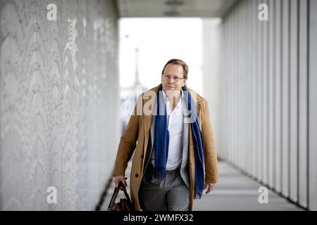 BADHOEVEDORP - l'avvocato Jacques Taekema arriva al complesso giudiziario di Schiphol, dove la Corte d'appello di Arnhem sta ascoltando l'appello del processo di liquidazione di Eris, che coinvolge membri del club motociclistico Caloh Wagoh, e riguarda cinque omicidi e diversi tentativi di farlo. ANP ROBIN VAN LONKHUIJSEN netherlands Out - belgio Out Foto Stock